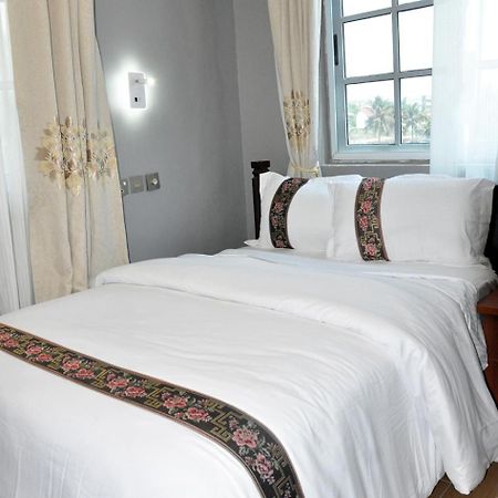 Ocean6 Hotell Kokrobite Eksteriør bilde