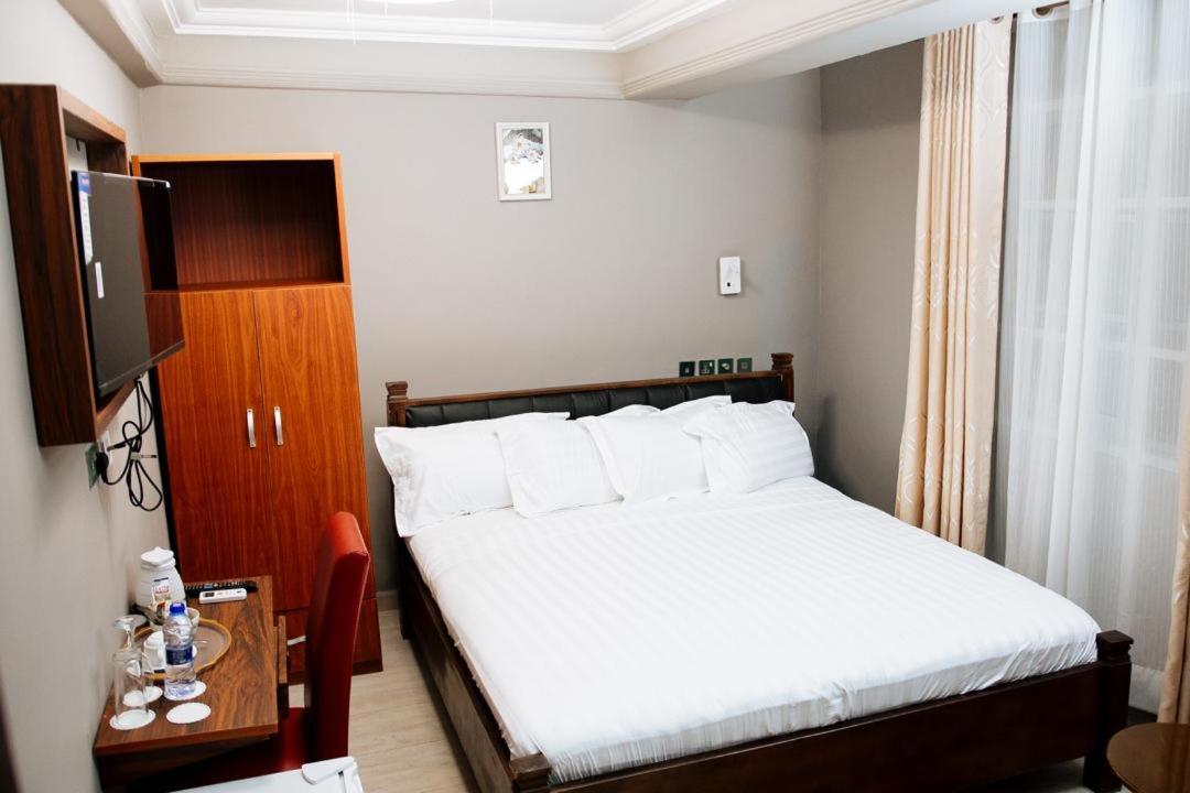 Ocean6 Hotell Kokrobite Eksteriør bilde