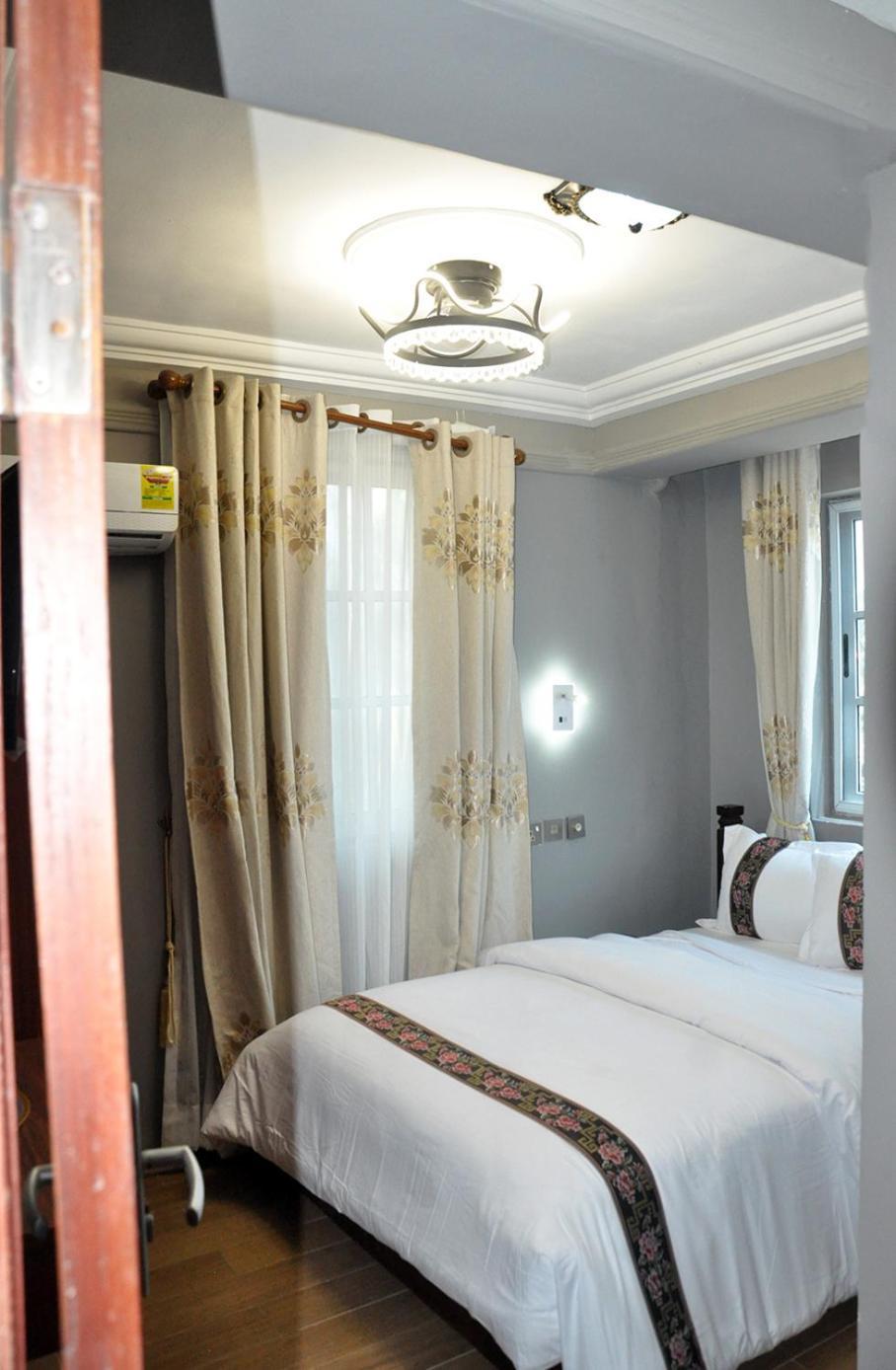 Ocean6 Hotell Kokrobite Eksteriør bilde