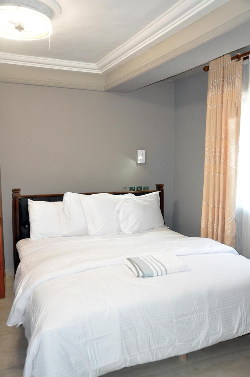 Ocean6 Hotell Kokrobite Eksteriør bilde